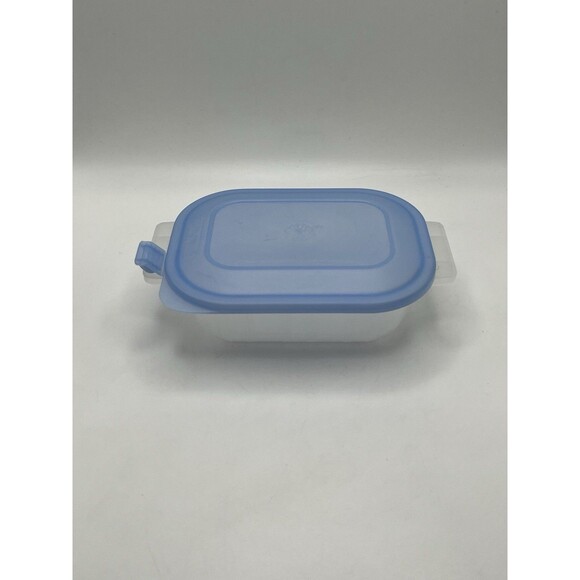Vintage Anchor Hocking 1.5 Cup Plastic Storage Container W/ Light Blue Lid USA - Picture 1 of 4